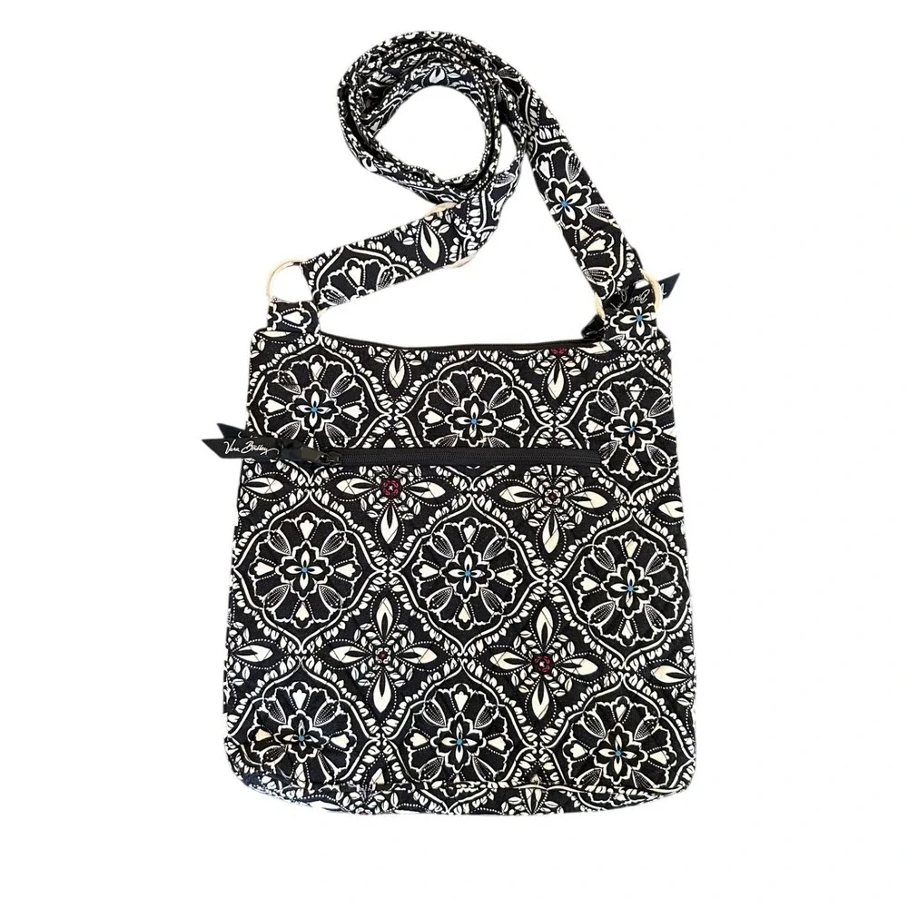 Vera Bradley Paisley in‎ Confidence Hipster Crossbody Bag Black White Quilted